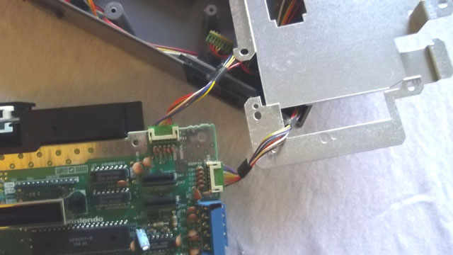 une photo separer pcb dezonage nintendo nes